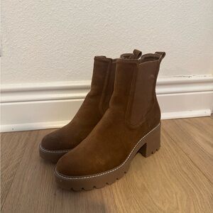 Dolce Vita Chestnut Suede Booties Sz 9